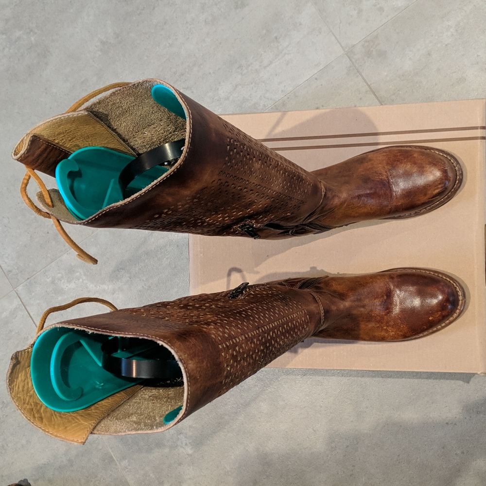Bed | STU boots - Picture 2 of 9